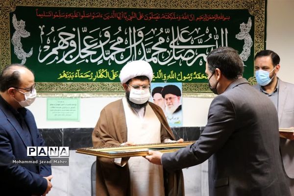 تجلیل از نقش‌آفرینان نمایشگاه مدرسه انقلاب شهرستان قدس