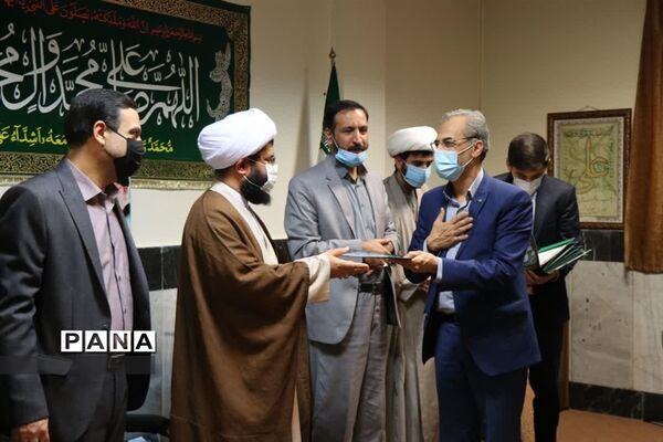 تجلیل از نقش‌آفرینان نمایشگاه مدرسه انقلاب شهرستان قدس