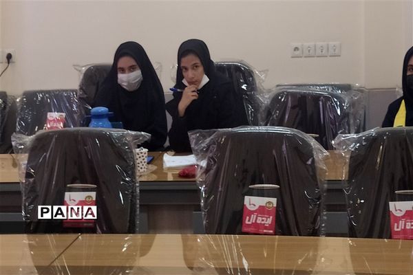 بازدید معاون پرورشی و فرهنگی اداره‌کل آموزش و پرورش استان اصفهان از سازمان دانش‌آموزی استان اصفهان