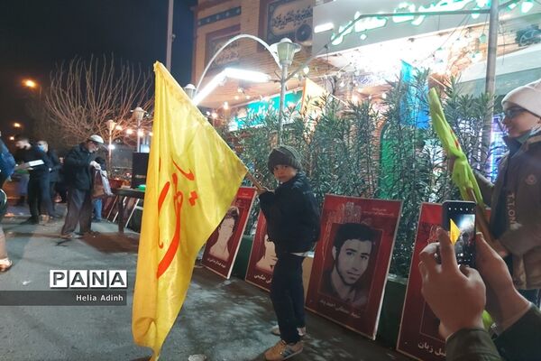 آماده‌سازی خیابان‌های شهر برای جشن بزرگ نیمه شعبان