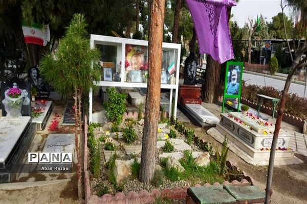 آخرین جمعه قرن در بهشت زهرا پر از سکوت است