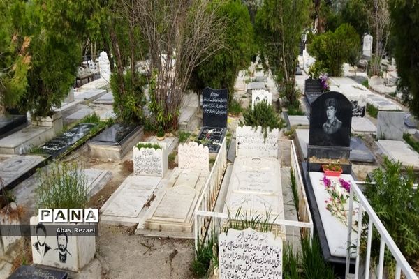 آخرین جمعه قرن در بهشت زهرا پر از سکوت است