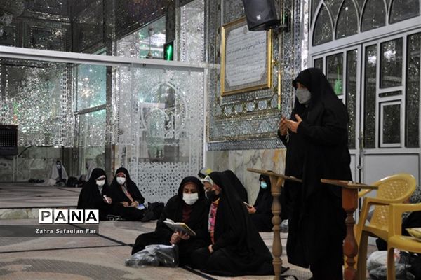 مراسم احیای شب نیمه شعبان در حرم سید علاءالدین حسین (ع) در شیراز