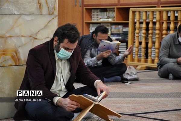 مراسم احیای شب نیمه شعبان در حرم سید علاءالدین حسین (ع) در شیراز