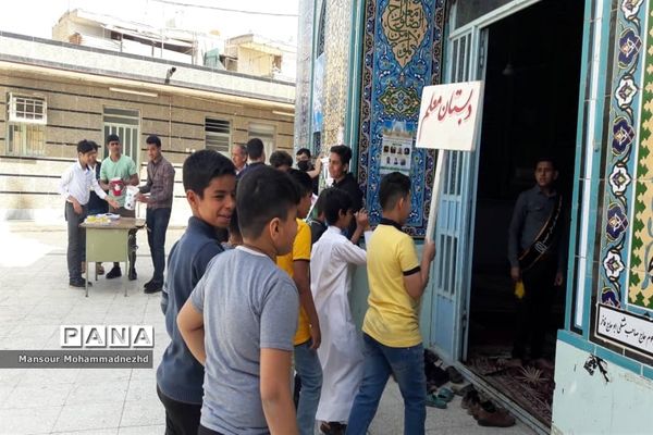 شرکت مهدی یاوران مدارس حمیدیه در مراسم نماز جمعه