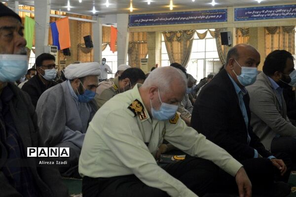 حضور مهدی یاوران دانش‌آموزان مدارس بوشهر در مراسم نماز جمعه