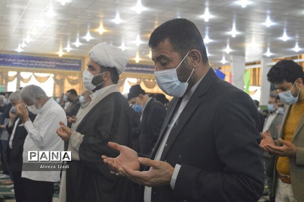 حضور مهدی یاوران دانش‌آموزان مدارس بوشهر در مراسم نماز جمعه