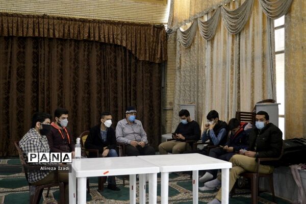حضور مهدی یاوران دانش‌آموزان مدارس بوشهر در مراسم نماز جمعه