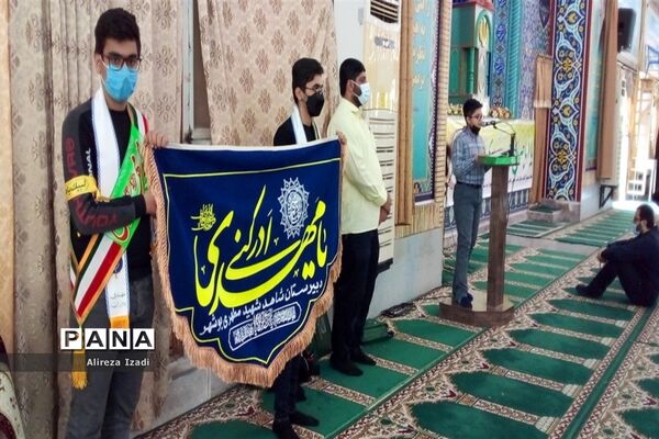 حضور مهدی یاوران دانش‌آموزان مدارس بوشهر در مراسم نماز جمعه
