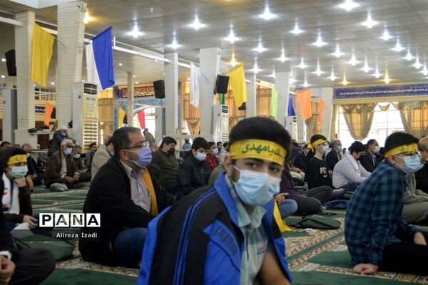 حضور مهدی یاوران دانش‌آموزان مدارس بوشهر در مراسم نماز جمعه