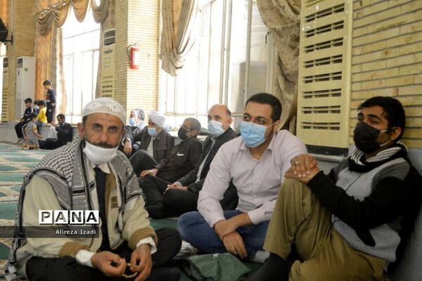 حضور مهدی یاوران دانش‌آموزان مدارس بوشهر در مراسم نماز جمعه