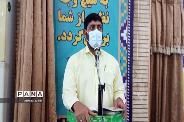 حضور مهدی یاوران دانش‌آموزان مدارس بوشهر در مراسم نماز جمعه