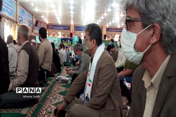 حضور مهدی یاوران دانش‌آموزان مدارس بوشهر در مراسم نماز جمعه