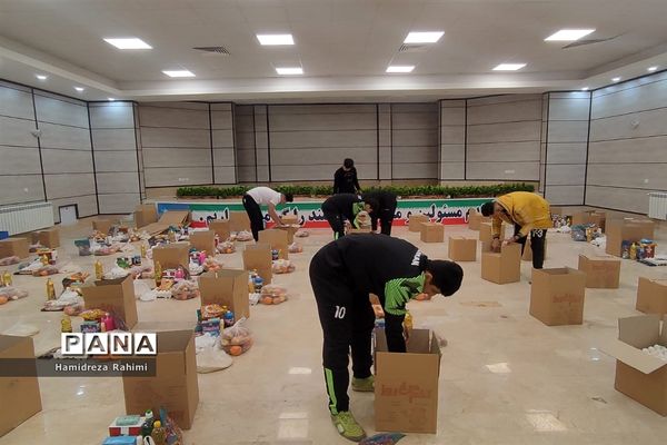 تهیه و توزیع ۱۱۰ بسته معیشتی در منطقه ۱۵