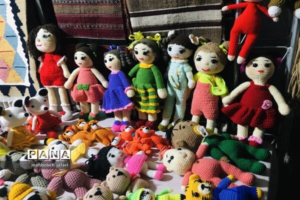 برپایی غرفه‌های فروش صنایع دستی در ساری