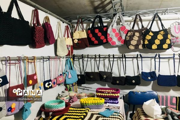 برپایی غرفه‌های فروش صنایع دستی در ساری