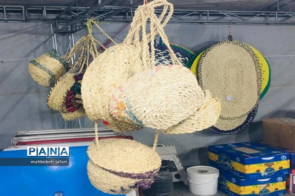 برپایی غرفه‌های فروش صنایع دستی در ساری