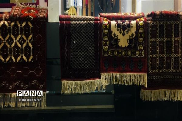 برپایی غرفه‌های فروش صنایع دستی در ساری