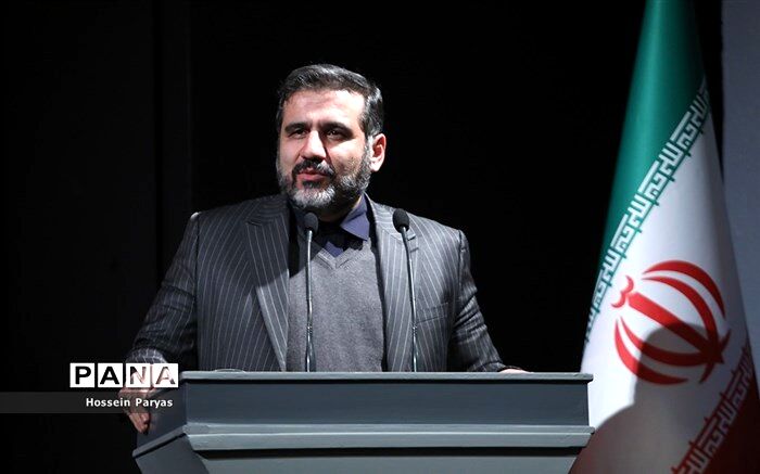 پیشران حرکت عظیم کشور به سوی تمدن نوین اسلامی باشیم
