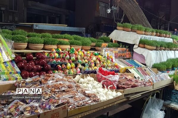 تکاپوی خرید شب عید در شهر تهران