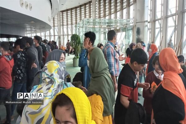 نمایشگاه آثار هنری هنرمندان سندرم‌دان