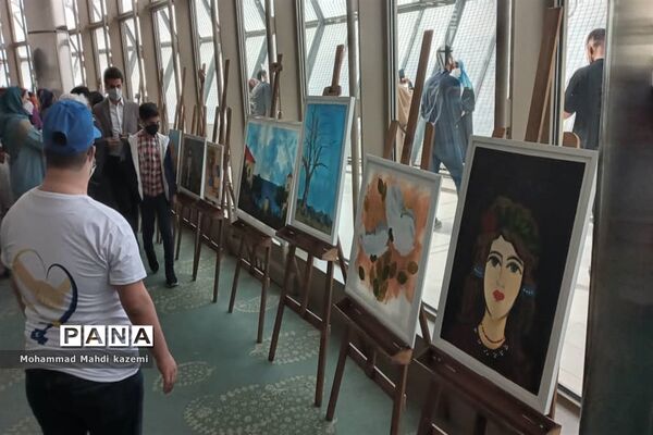 نمایشگاه آثار هنری هنرمندان سندرم‌دان