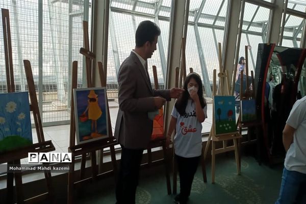 نمایشگاه آثار هنری هنرمندان سندرم‌دان