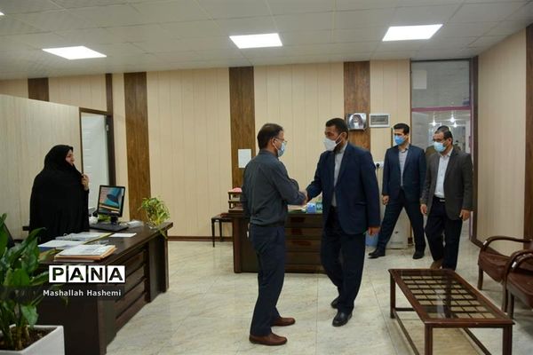 دیدار نوروزی مدیرکل آموزش و پرورش استان بوشهر با همکاران اداره‌کل