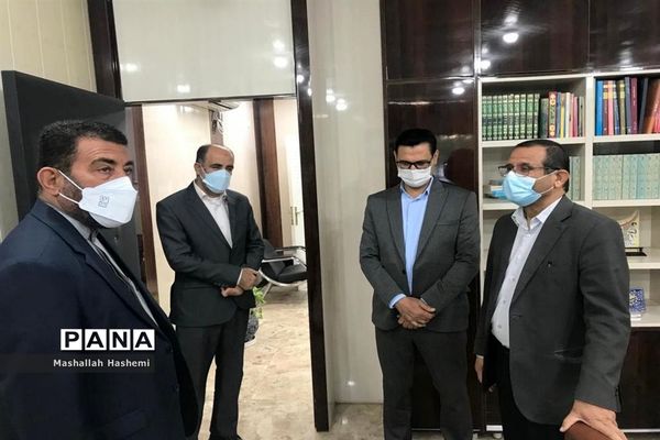 دیدار نوروزی مدیرکل آموزش و پرورش استان بوشهر با همکاران اداره‌کل