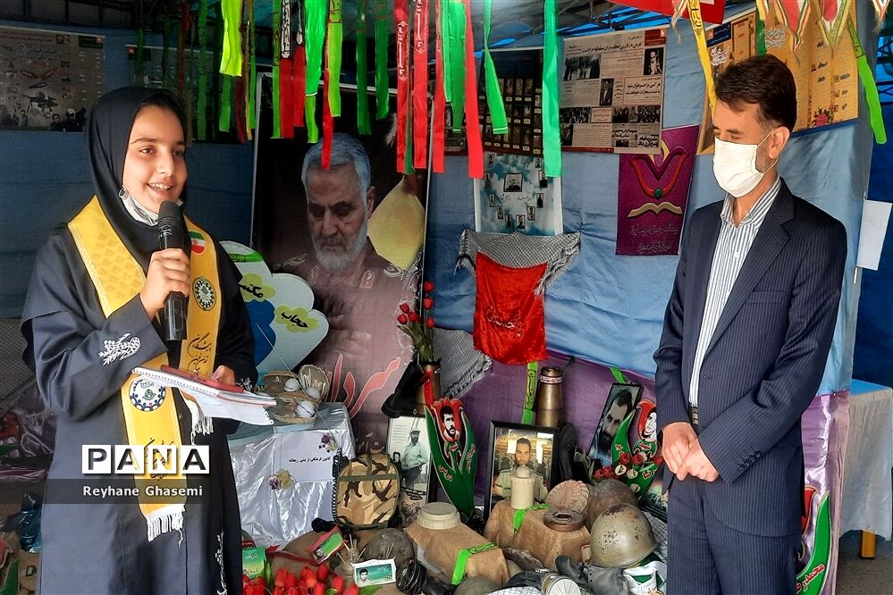 بازدید رئیس آموزش و پرورش ناحیه یک شیراز به همراه دانش‌آموزان پیشتاز از محل ستاد اسکان نوروزی