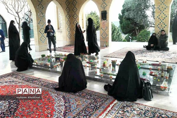 سال نو در کنار مقبره شهدای گمنام اتوبان شهید دوران تهران