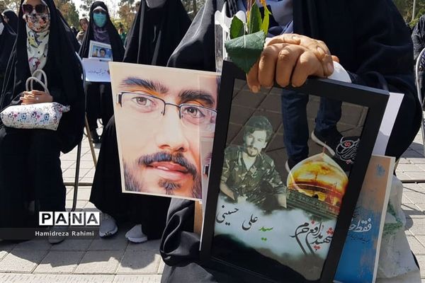 مراسم هشتمین سالگرد شهادت شهید علی خلیلی در گلزار شهدای بهشت حضرت زهرا(س)