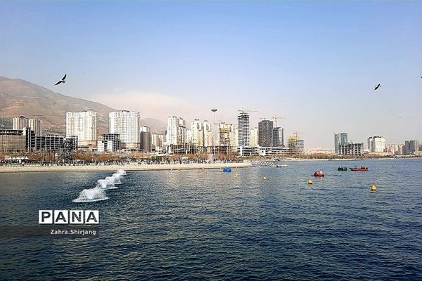 دریاچه چیتگر یکی از جاذبه‌های گردشگری در تهران