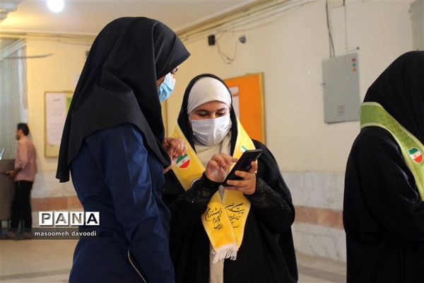 بازدید رئیس سازمان دانش‌آموزی فارس از ستاد اسکان ناحیه یک شیراز