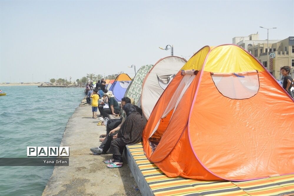 گردشگران نوروزی در سواحل زیبای بوشهر