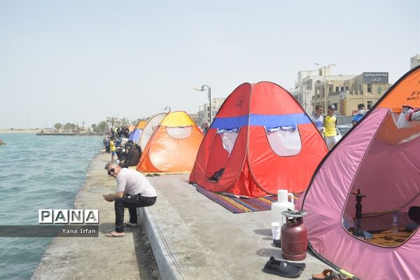 گردشگران نوروزی در سواحل زیبای بوشهر