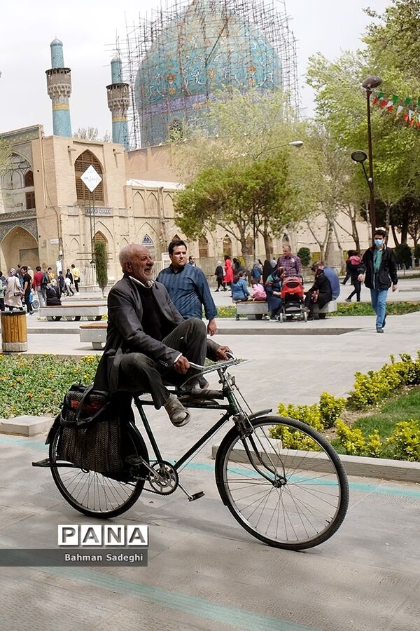 مسافران نوروزی - چهارباغ عباسی اصفهان