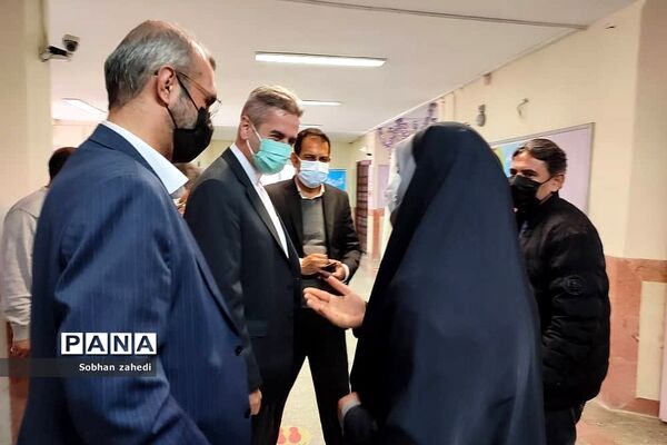 بازدید مسئولان شهری رودهن از ستاد اسکان فرهنگیان