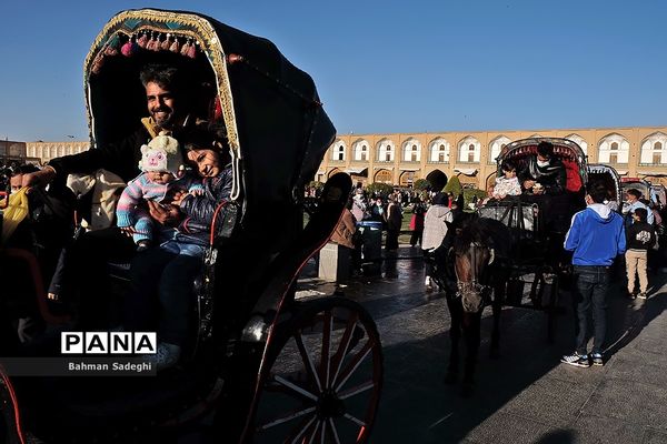 مسافران نوروزی - میدان نقش جهان اصفهان