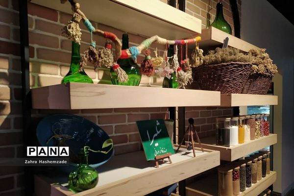 نمایشگاه صنایع‌دستی در برج میلاد تهران