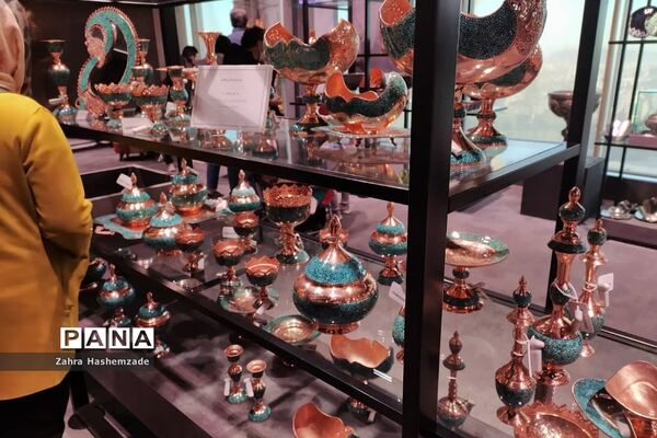 نمایشگاه صنایع‌دستی در برج میلاد تهران