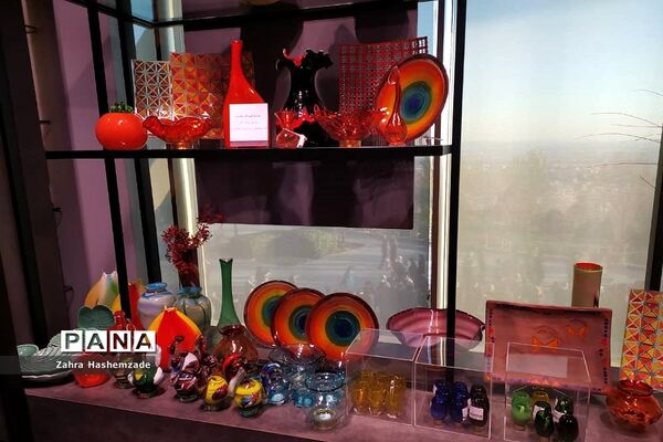 نمایشگاه صنایع‌دستی در برج میلاد تهران