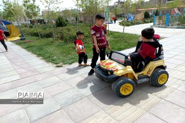 بوستان الغدیر شهرستان اسلامشهر در روز طبیعت