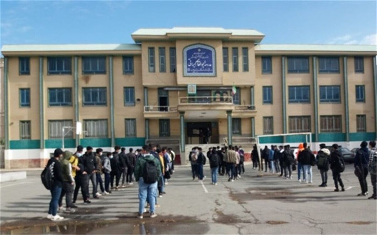 حضوری شدن مدارس دانش‌آموزان را  از کیفیت آموزش بهتر و عادلانه بهره مند می کند