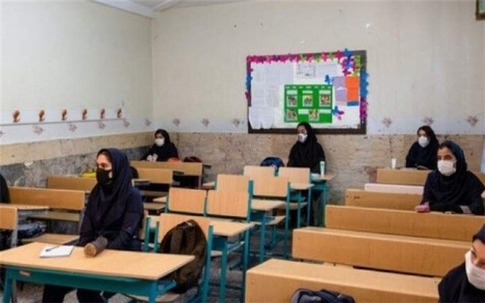 آموزش حضوری عاملی موثر در تقویت روابط اجتماعی و ارتقا کار گروهی دانش آموزان  است