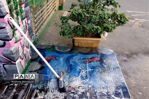 نشاط و شادمانی کادر دبستان فرهنگ دختران جهت استقبال از دانش‌آموزان