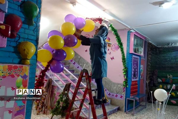 نشاط و شادمانی کادر دبستان فرهنگ دختران جهت استقبال از دانش‌آموزان