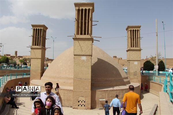 بازدید میهمانان نوروزی از آب‌انبار رستم گیو یزد