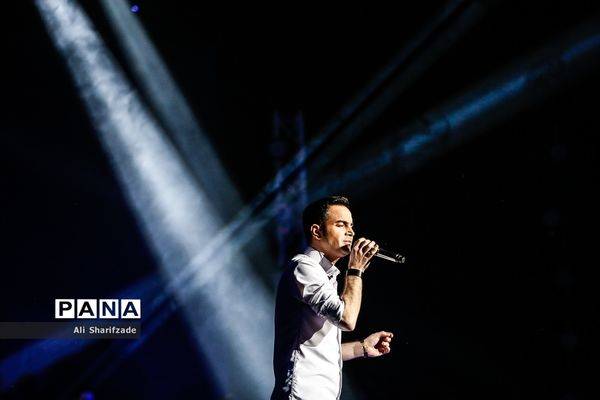 کنسرت محسن یگانه