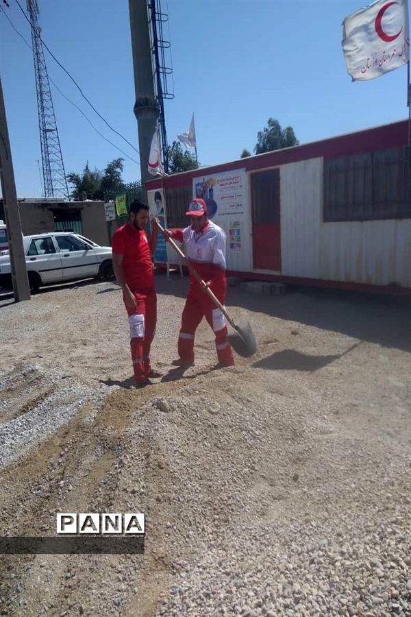 خدمت‌رسانی نیروهای امداد‌رسان جمعیت هلال‌احمر شهرستان امیدیه در ایام نوروز